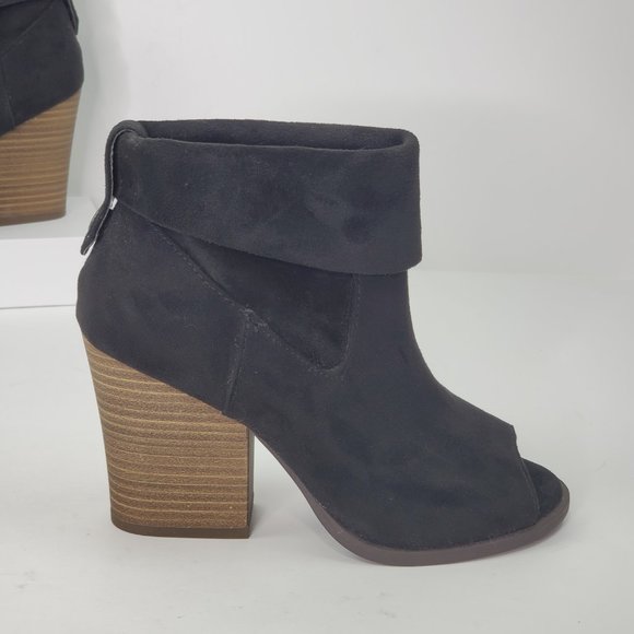 POP Black Faux Suede Stacked Look Heel Shawnee Peep Toe Ankle Bootie Size 5M - Picture 2 of 12